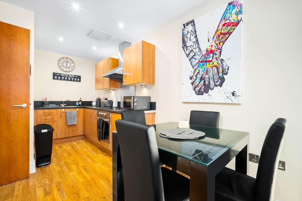 Modern Arcadian Centre Apartment By Azura Nights Birmingam Exterior foto